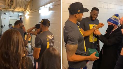 Steph gives Rolexes to Draymond, Iguodala after record